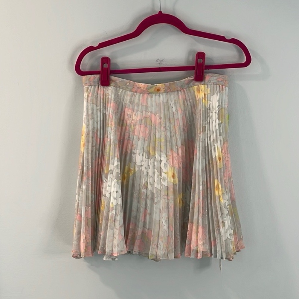 Alice & Olivia pastel floral pleated mini skirt M NWT - Picture 4 of 6